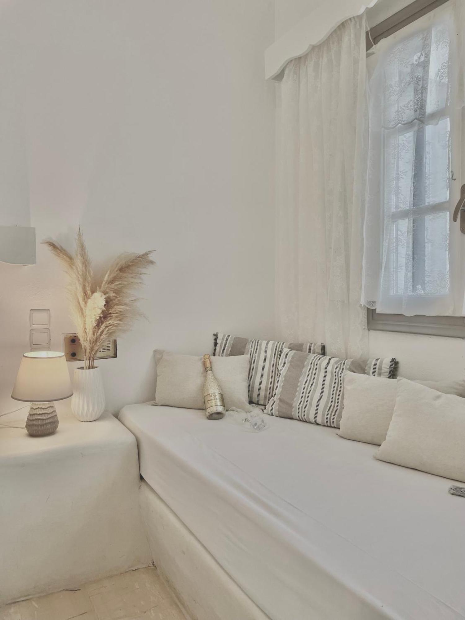 Villa Maina Kamári Buitenkant foto